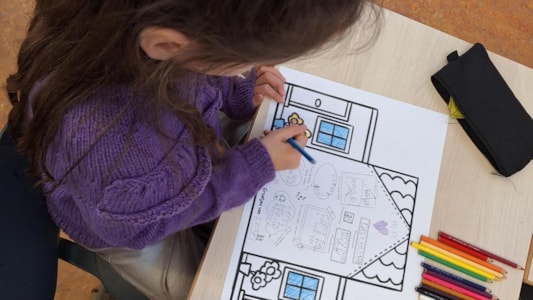 In de groepen 4 tekenen we onze eigen huizen. ๐ โ๐ป