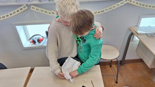 In de groepen 4 oefenen we op verschillende manieren met samenwerken. π₯