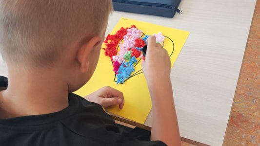 π¨β¨ In groep 3 zijn we druk aan de slag gegaan met onze eigen verjaardagskalender! π₯³π